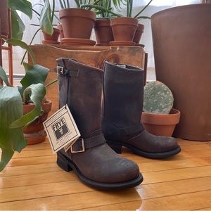 NWT Frye Engineer Boots